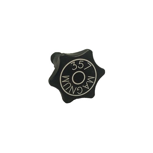 Översized Henry lever-action quick takedown skruvar gör det enkelt att ta bort och byta levrar för rengöring och användning med handskar, utan modifiering.